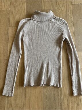 Womens size small top